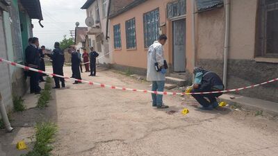 Hasmının 2 çocuğuna kurşun yağdırdı