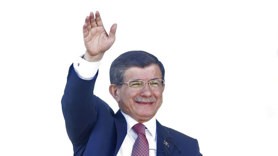 Başbakan Davutoğlu megafonla helallik istedi!
