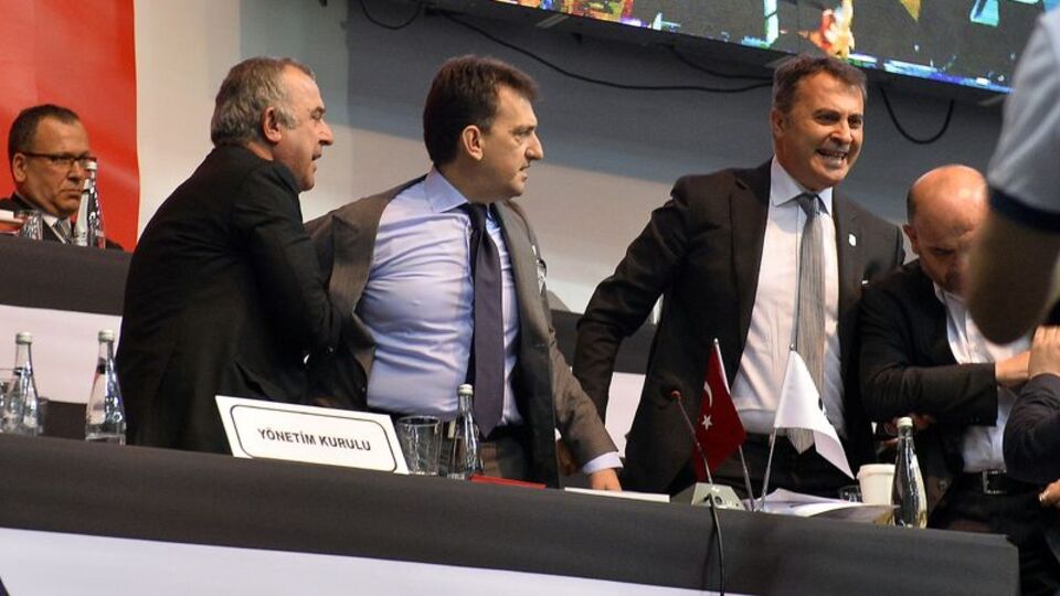 Orman'dan kongre üyesine yumruk!