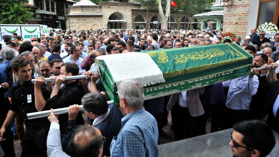 Eski milli kaleciye son görev!