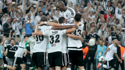 Şampiyonluk tişörtü satışta