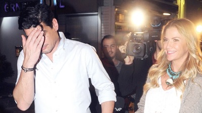 Flaşlar patladı sevgili utandı!