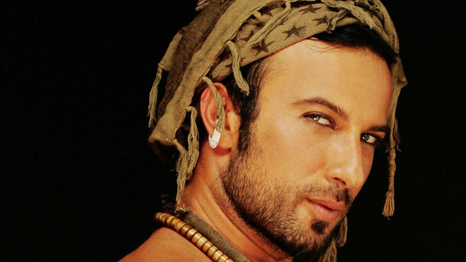 Tarkan bile ona gidiyor...