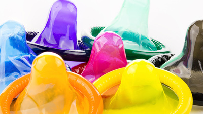 Bu prezervatifler öyle bir şeyden koruyor ki...