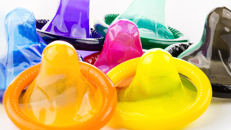 Bu prezervatifler öyle bir şeyden koruyor ki...