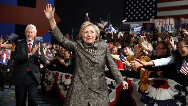 Hillary Clinton eşine bakın hangi görevi verdi!