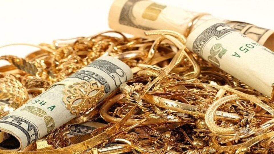 Altında tarihi zirve, dolar yükseliyor