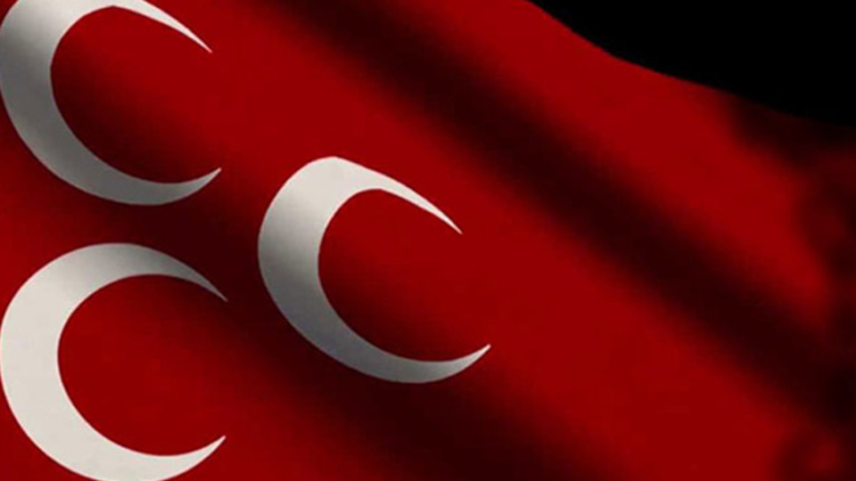 Kurultay krizi teşkilat kapattırdı