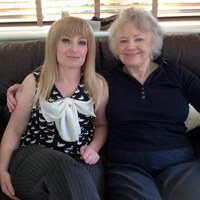 Elleri kanlar içinde uyanıyor!