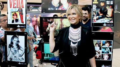 Dev fotoğraf sergisi Filiz Akın'ı duygulandırdı