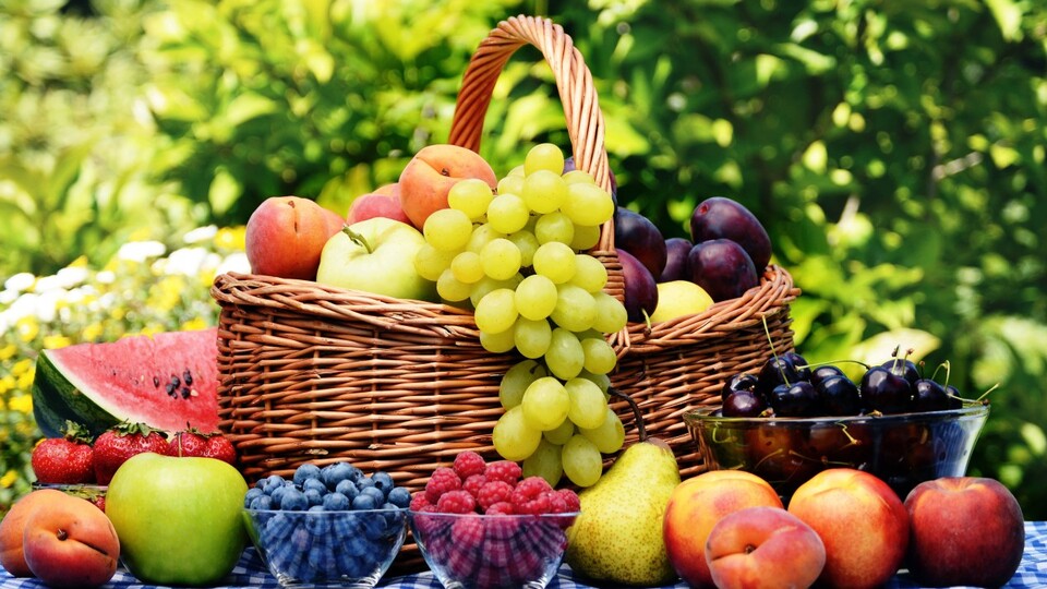 Yaz aylarında su oranı yüksek meyvelere dikkat!