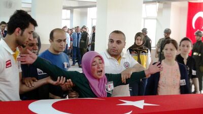 Nusaybin şehitleri Türkçe ve Kürtçe ağıtlarla uğurlandı