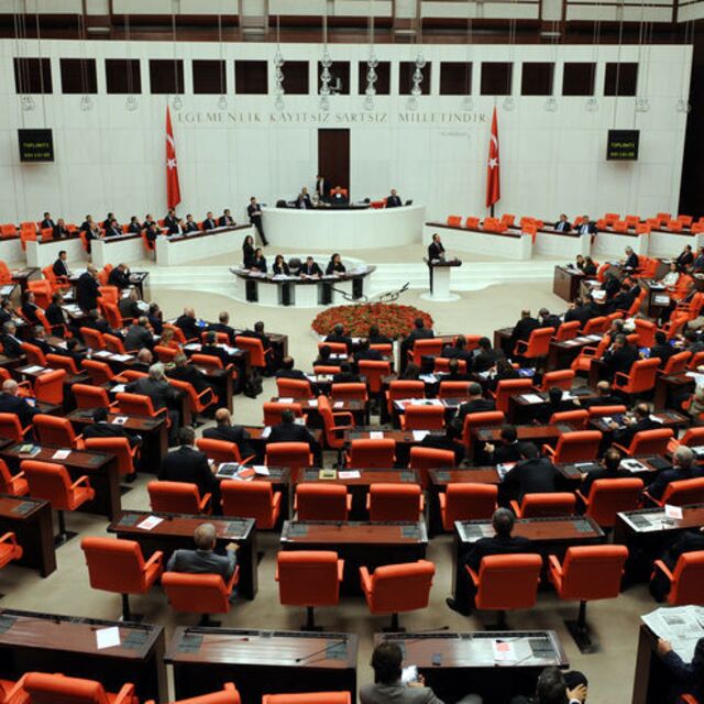 Dokunulmazlık oylamasına katılmayacağını açıkladı
