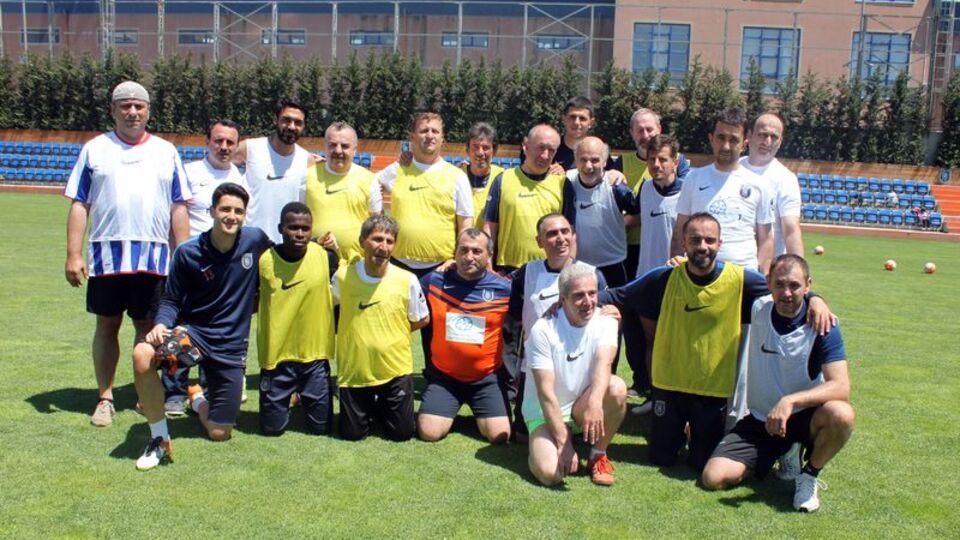 Başakşehirli futbolcularla Parkinson hastalarından gösteri maçı