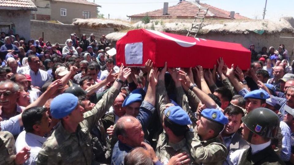 Kars şehidi son yolculuğuna uğurlandı