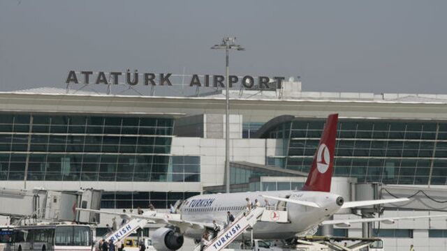 Sahte pasaportla umreye gitmek isteyen 98 kişi yakalandı