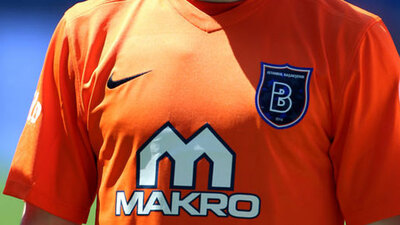 Genç yıldız imzayı attı!