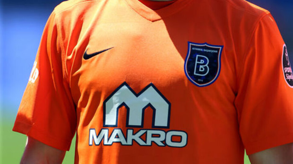 Genç yıldız imzayı attı!