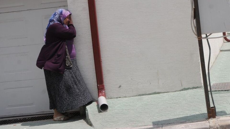 Dayanılmaz acı yüreğine kor gibi düştü...