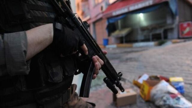İstanbul ve Gaziantep'te DAEŞ'e şafak operasyonu