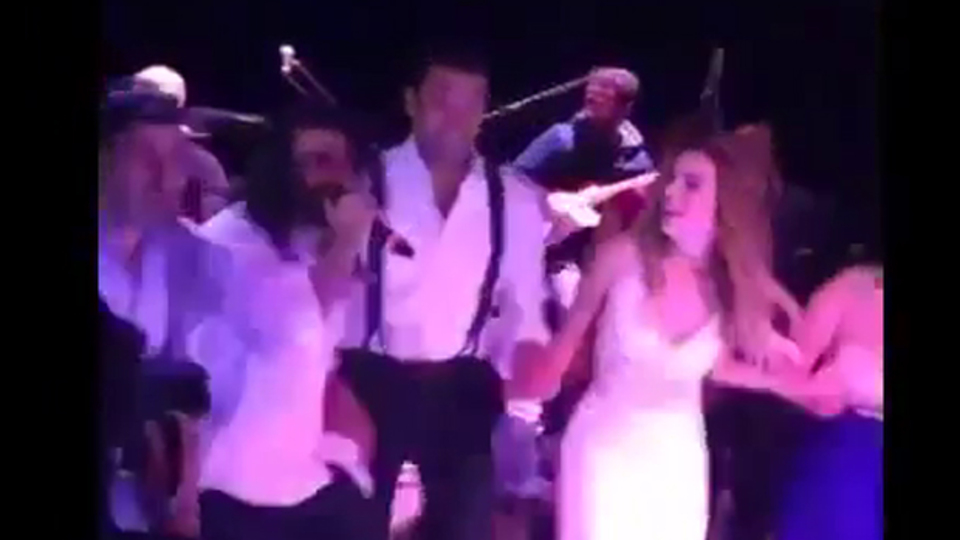 Böyle halay çektiler