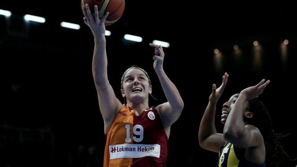 AGÜ'den 3 transfer birden