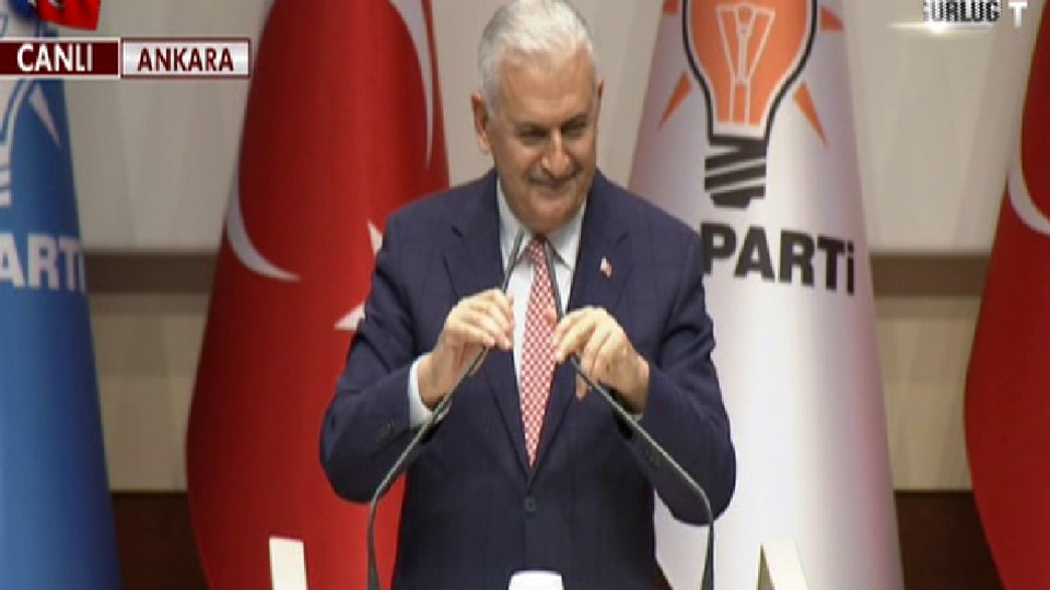 Vurur yüzüne ifadesi başbakan oldu hökümetin birtanesi!