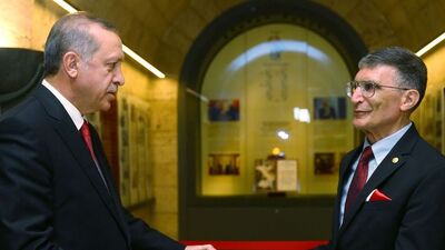 Aziz Sancar, Nobel Ödülü'nü Anıtkabir'e takdim etti