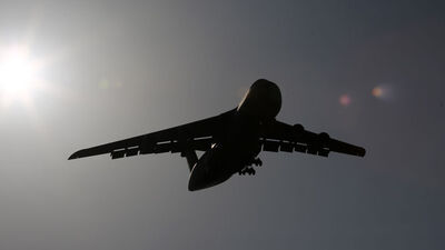 Çin savaş uçağı ve ABD keşif uçağı...