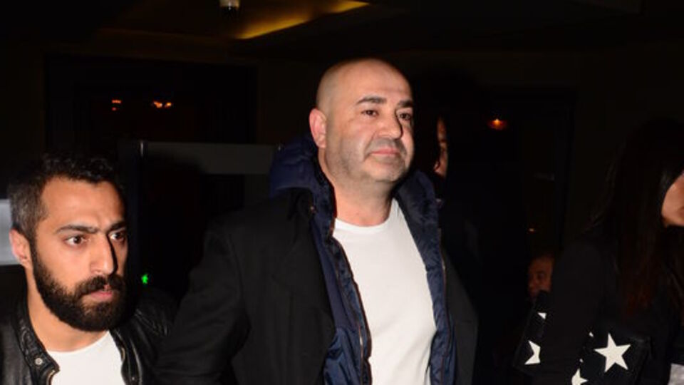 Şafak Sezer ortaya çıktı