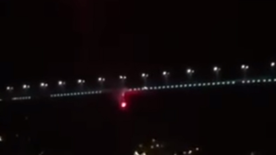 Köprüde şok saldırı! Yaktılar...