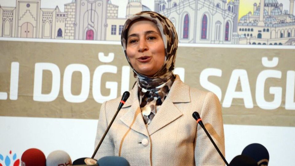 Sare Davutoğlu'ndan Semiha Yıldırım'a tebrik!