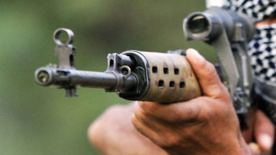 Diyarbakır'da polise eş zamanlı saldırı!