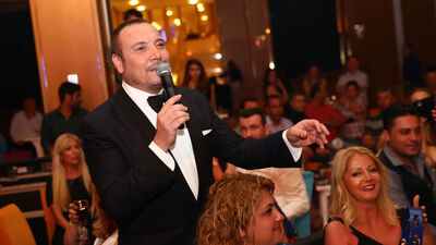 19 Mayıs'ı sahnede kutladı