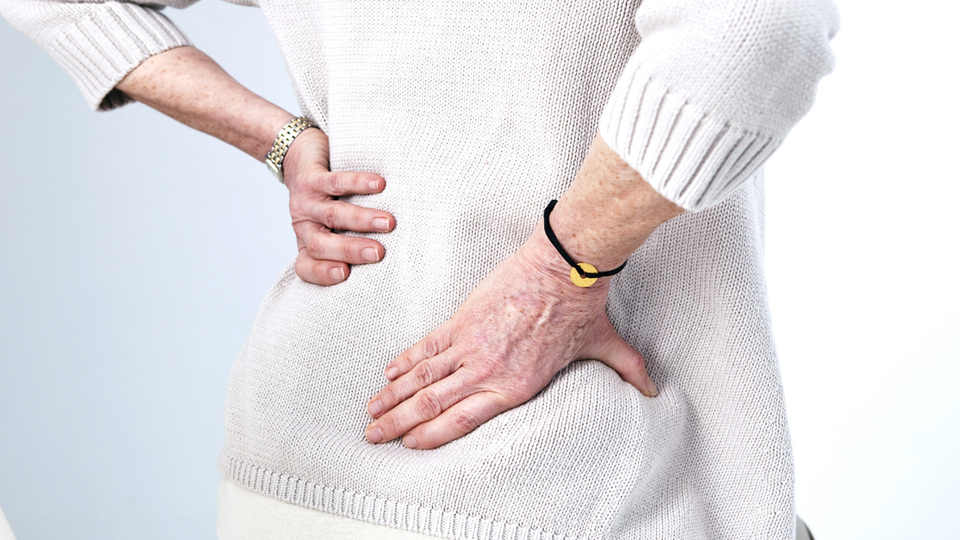 Yaşlandıkça boy neden kısalır?