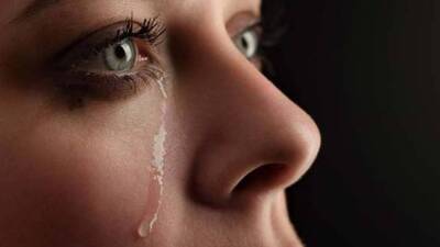 Aç gözlerini, yaş dökülmesin