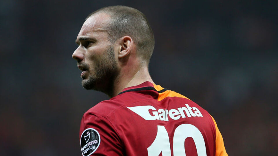 Sneijder şaşırttı!