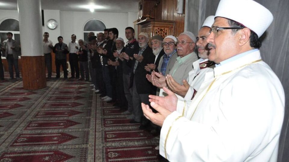 Berat Kandili ibadetleri