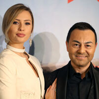 "Karın çok genç, güzel ve alımlı"