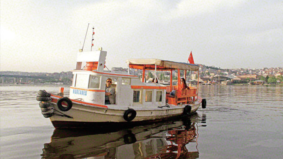 Haliç'in ortasında takada eğlence