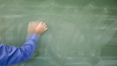 Bakanlık takvimi yayınladı! Okullar bu yıl erken açılacak!