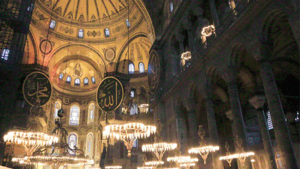 Ayasofya'da gece turu