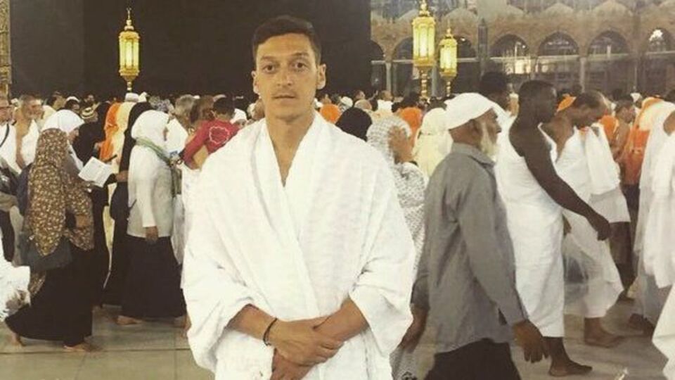 Mesut Özil, Umre'ye gitti!
