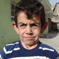 60 yaşında görünüyor ama...