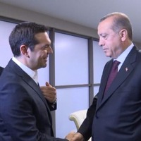 Erdoğan, Çipras'ı kravatsız görünce...