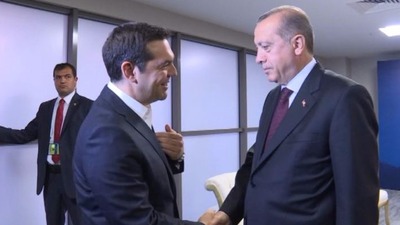 Erdoğan, Çipras'ı kravatsız görünce...