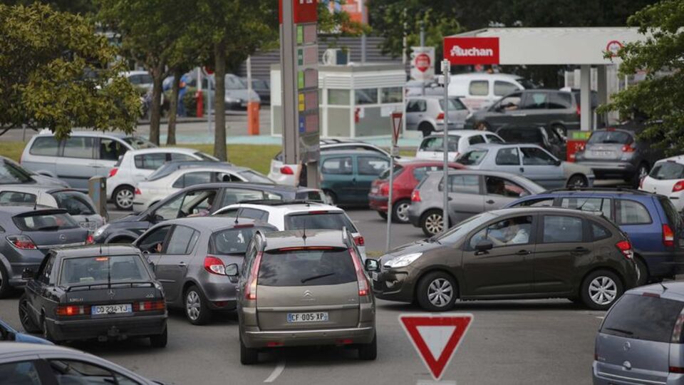 Kriz çıktı, yakıt kalmadı!