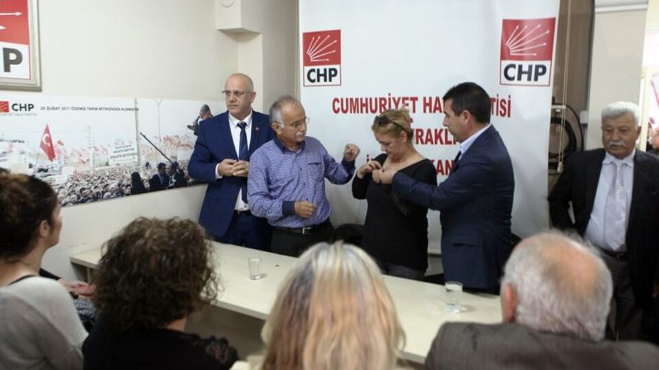 81 MHP'li CHP'ye geçti