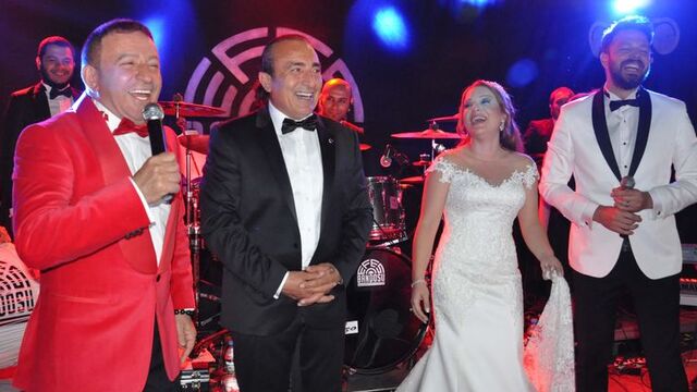 Mustafa Topaloğlu oğlunu evlendirdi