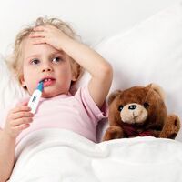 Çocuklara verilen her ilaç iki kere düşünerek verilmeli!